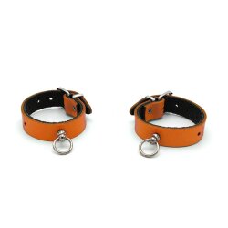KIOTOS Schmale Leder-Handfesseln mit Mini-O-Ring Orange