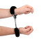 OUCH Furry Metal Hand Cuffs Schwarz