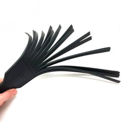 THE RED Geschlitztes Paddle 45 x 14 cm aus Leder Schwarz
