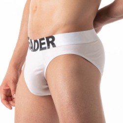LEADER Essentials Brief Weiss